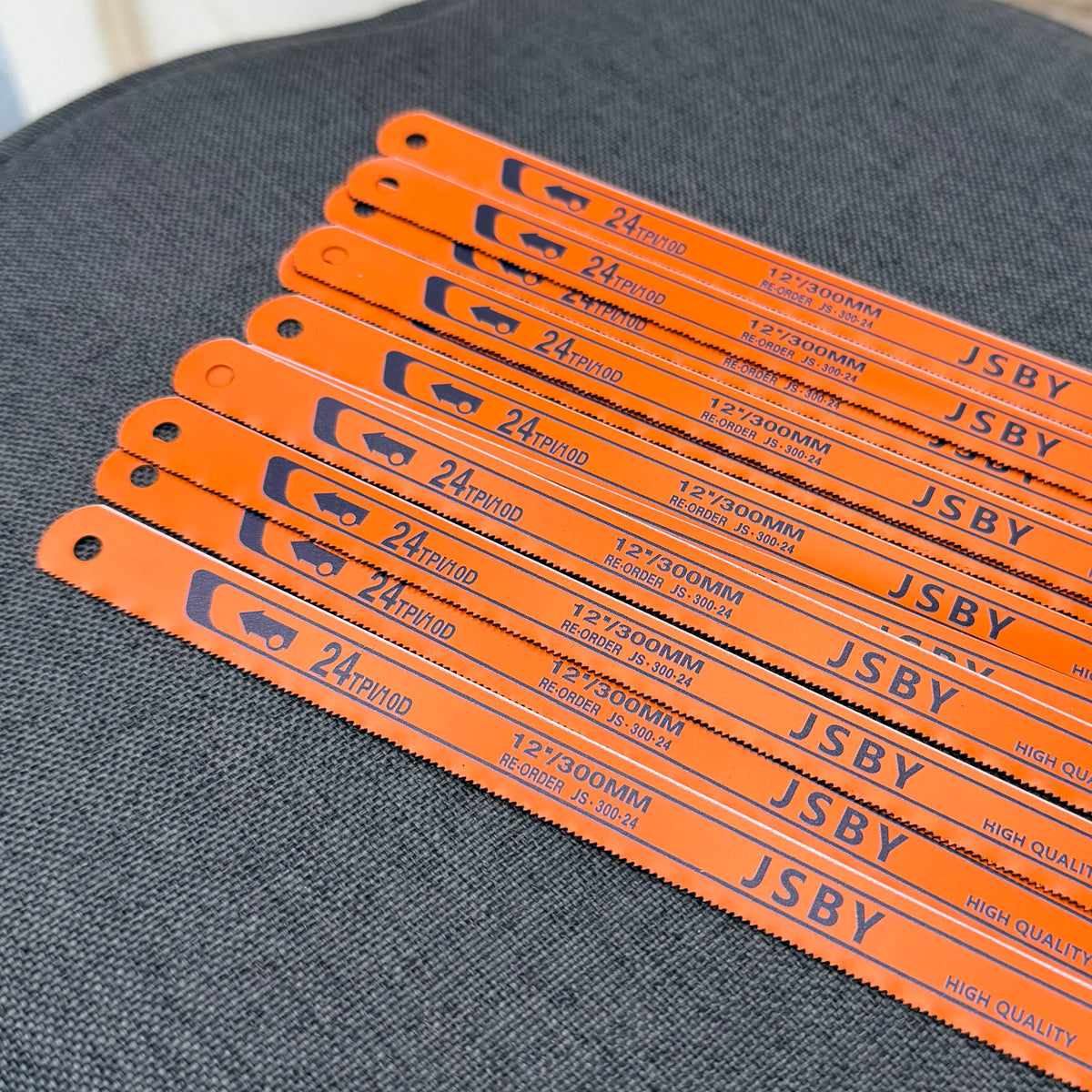 High-resilience bi-metal saw blade